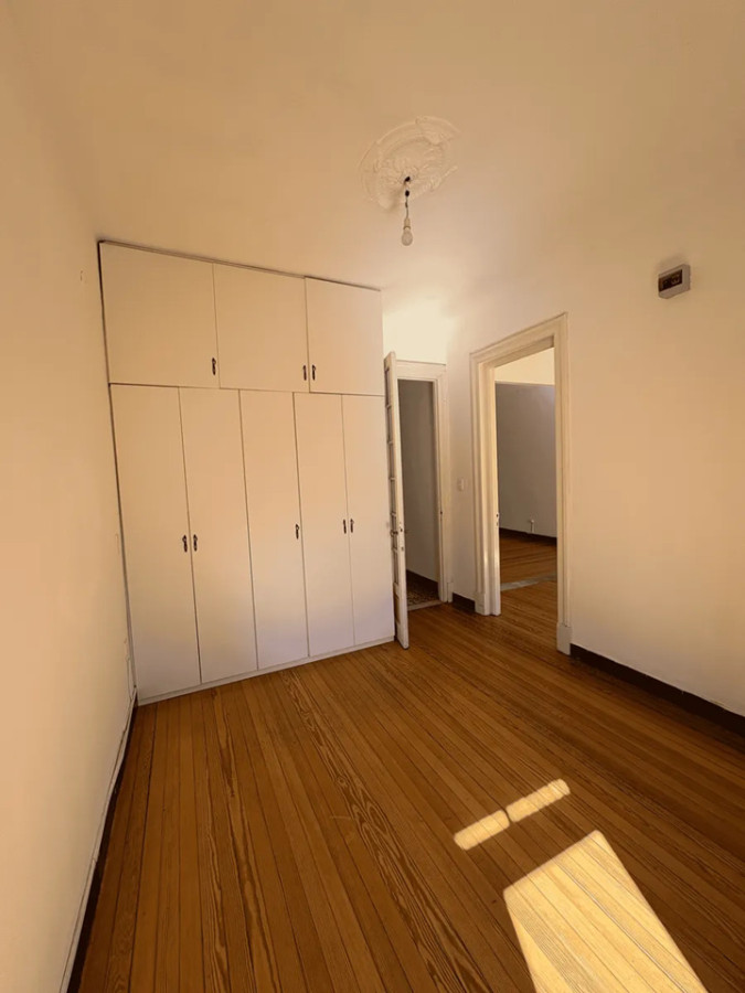 Apartamento ID.5209 - Alquiler Apartamento 2 Dormitorios Centro con Balcon 