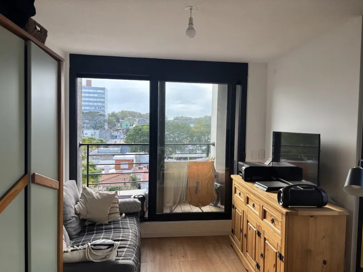 Apartamento ID.6451 - Alquiler Apartamento 2 Dormitorios La Blanqueada con balcon 