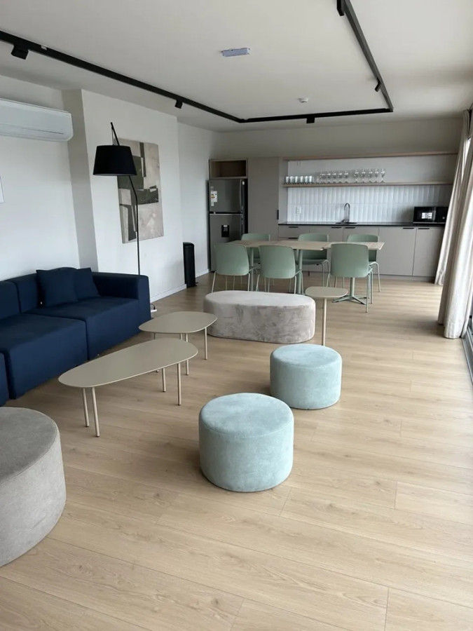 Apartamento ID.6331 - Alquiler Apartamento 2 Dormitorios Centro Balcon y Garaje