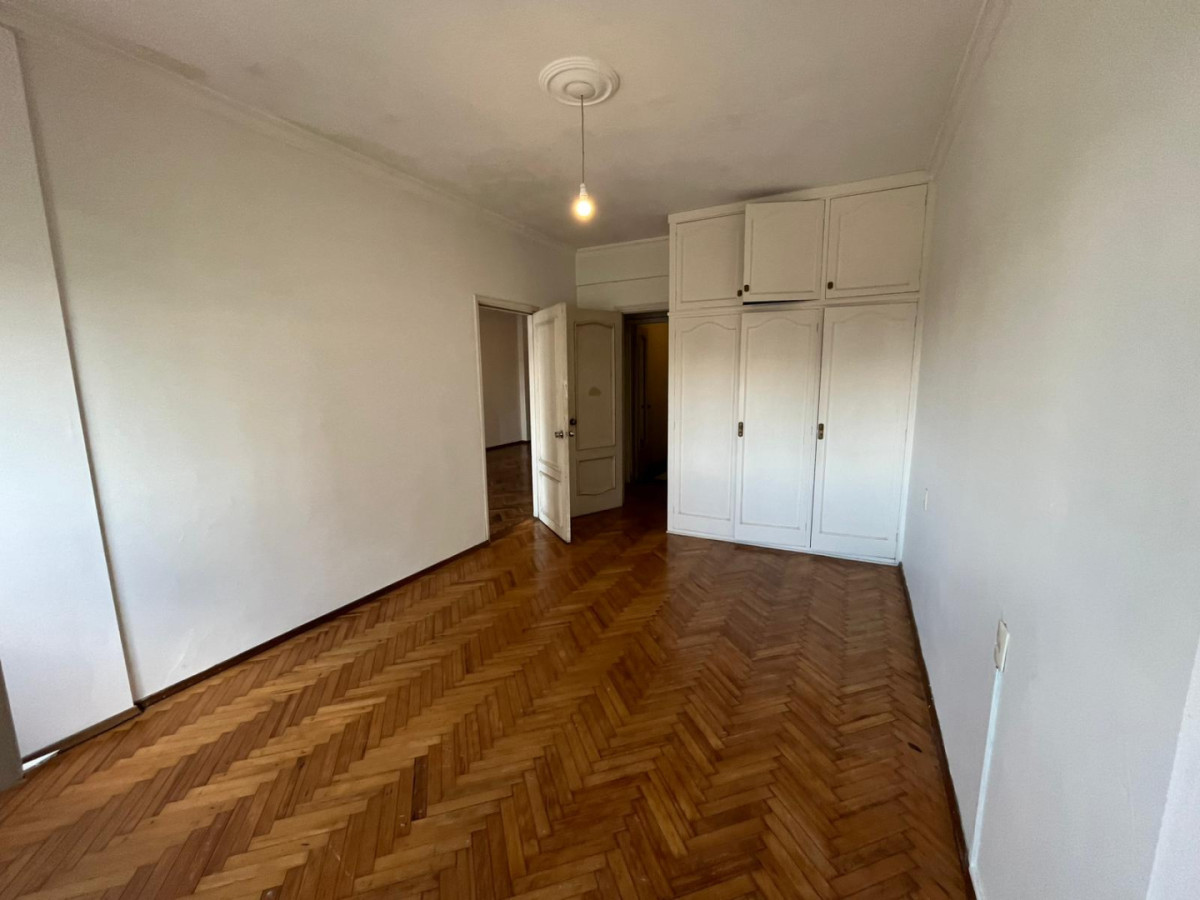 Apartamento ID.5751 - Alquiler o Venta Apartamento 4 Dormitorios Cordon con Balcon