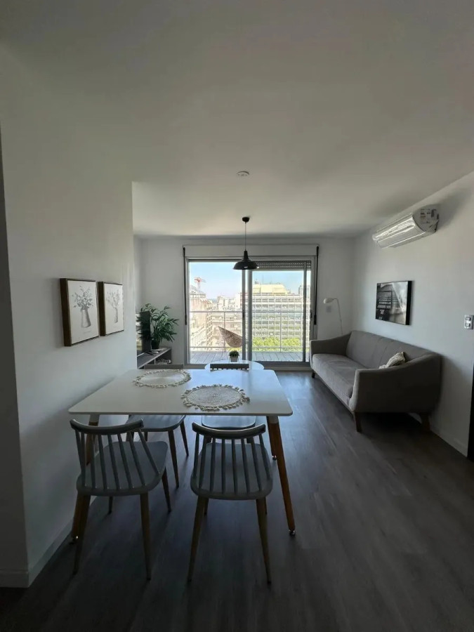Apartamento ID.4792 - Alquiler Apartamento Amoblado 2 Dormitorios Centro con balcón