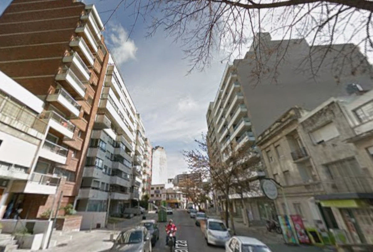 Apartamento ID.6114 - Alquiler Apartamento 3 Dormitorios Pocitos con Balcon