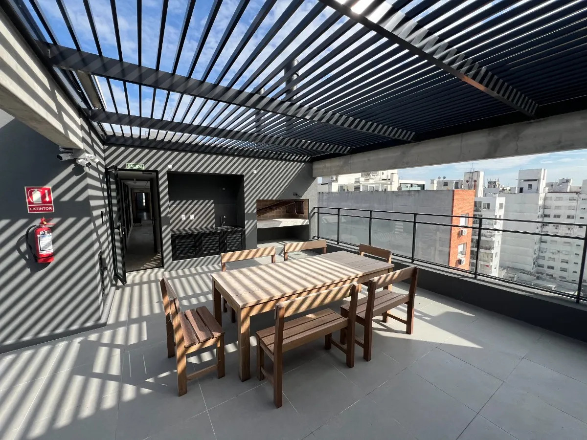 Apartamento ID.4701 - Alquiler Apartamento 1 Dormitorio Pocitos con balcón y garaje