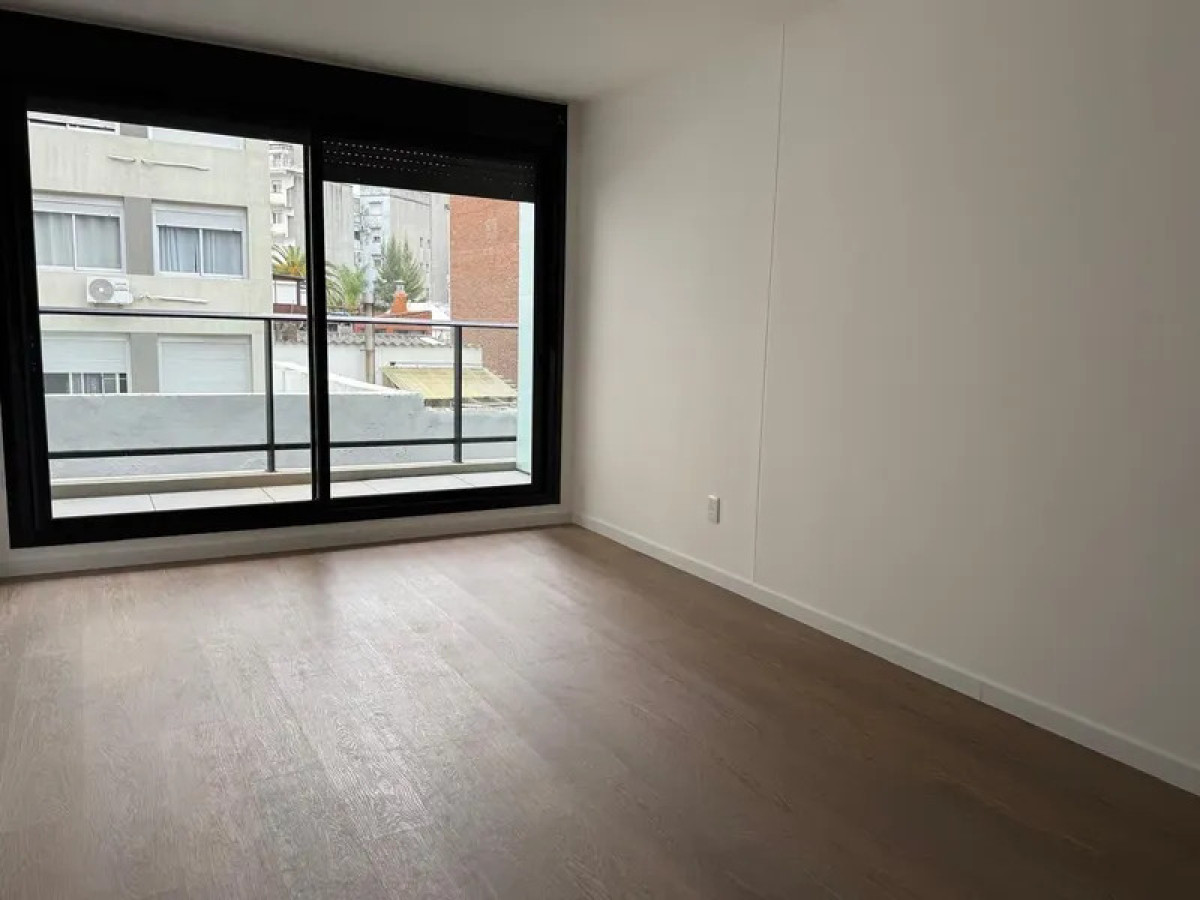 Apartamento ID.6631 - Alquiler o Venta Apartamento Monoambiente Cordon con balcon