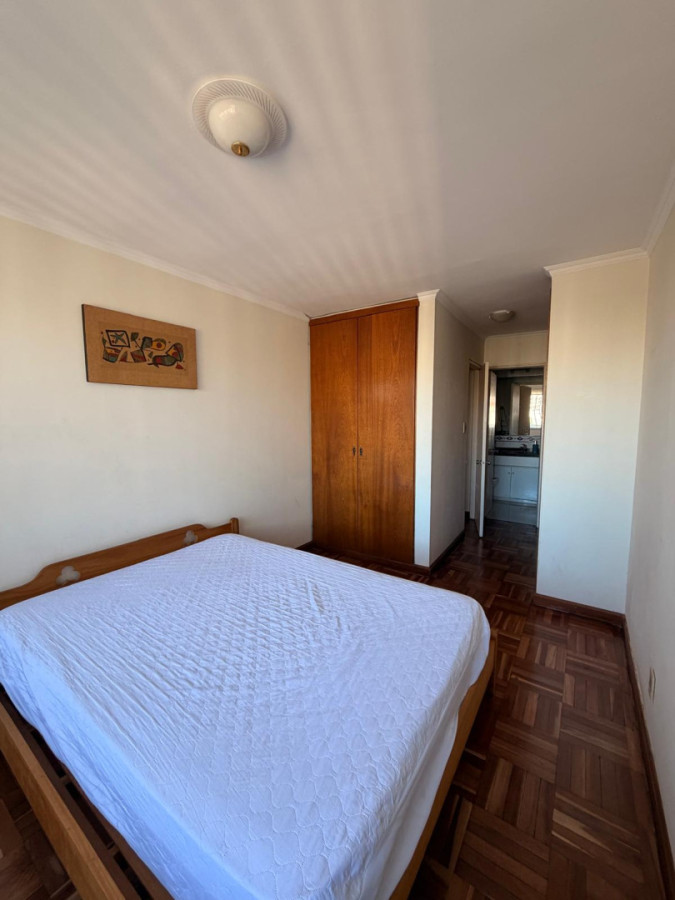 Apartamento ID.6430 - Alquiler Apartamento 2 Dormitorios Pocitos balcon y cochera
