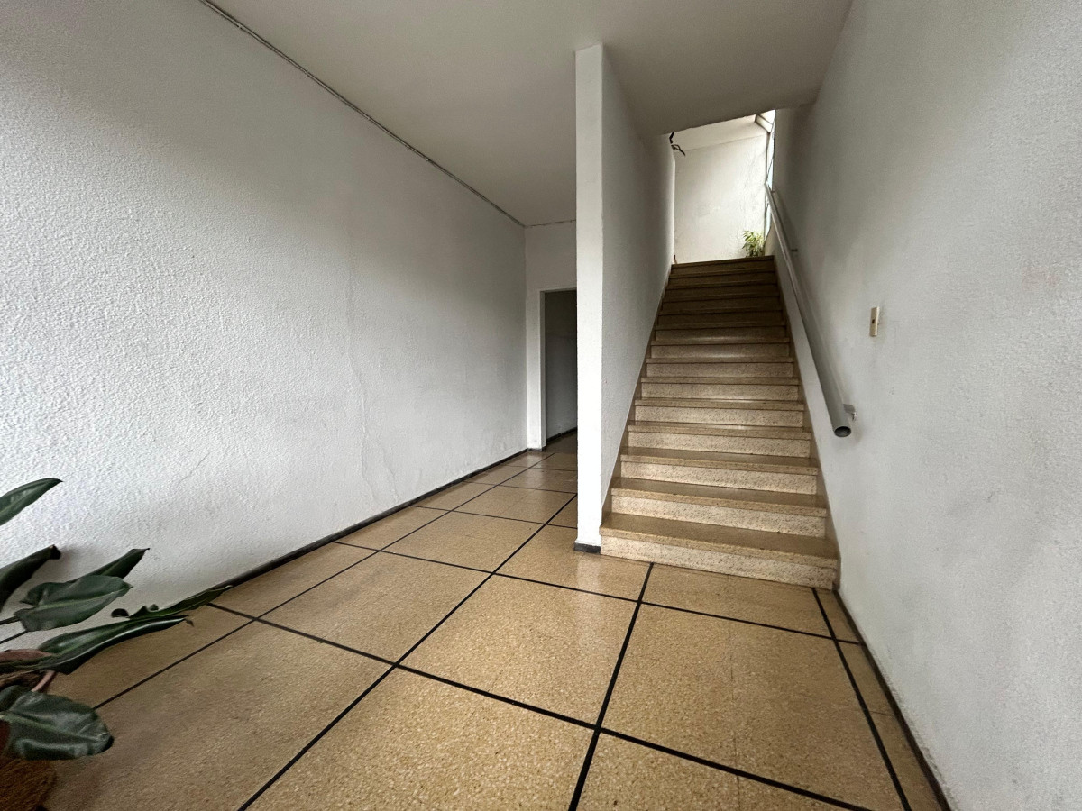 Apartamento ID.4570 - Venta Apartamento 1 Dormitorio La Blanqueada con Patio