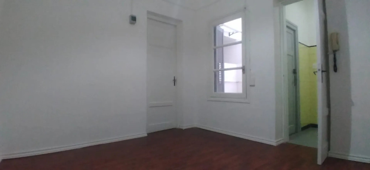 Apartamento ID.6729 - Alquiler Apartamento 1 Dormitorio Centro con Patio Interno