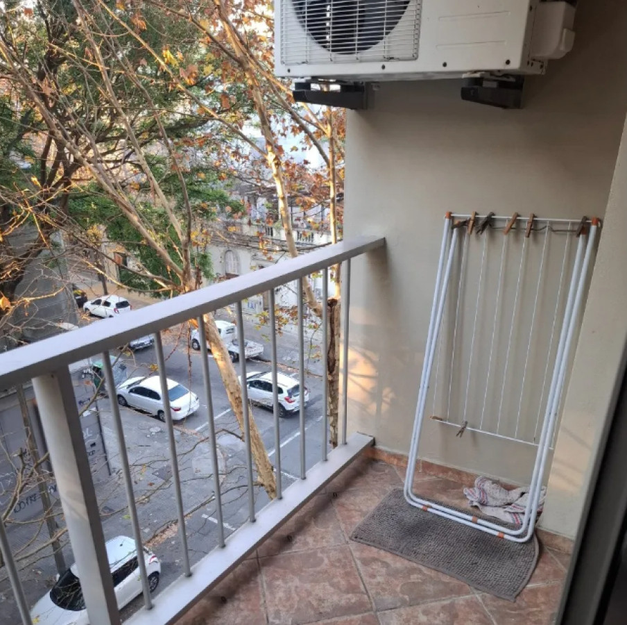 Apartamento ID.4828 - Alquiler Apartamento 2 Dormitorios Cordón con Balcón