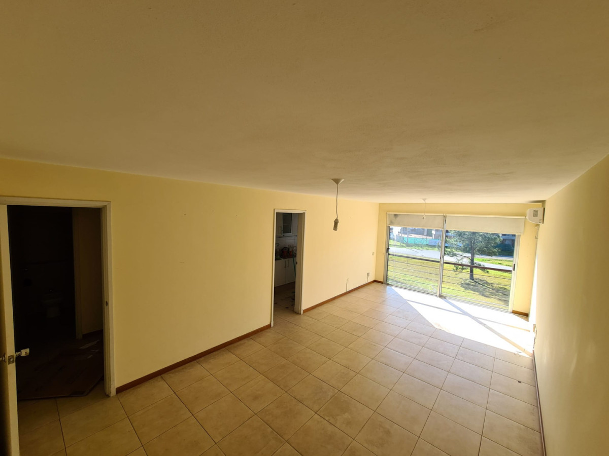 Apartamento ID.6279 - Alquiler Apartamento 2 Dormitorios y Cochera Barra de Carrasco