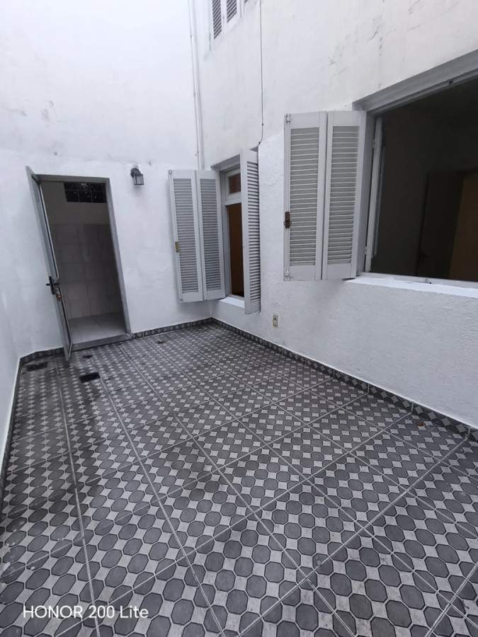 Apartamento ID.6744 - Alquiler Apartamento 1 Dormitorio La Comercial con Patio