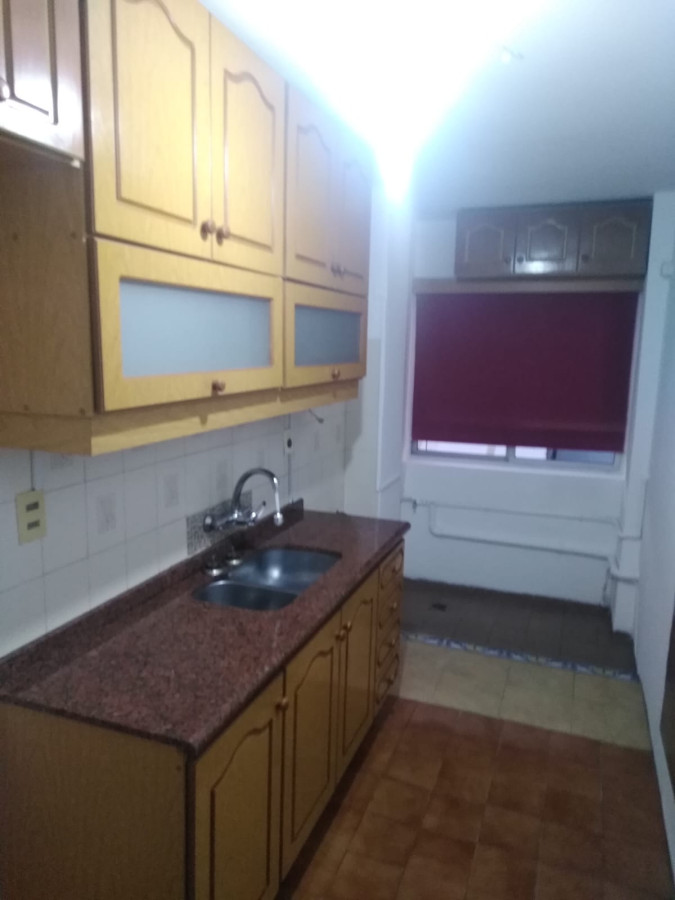 Apartamento ID.5056 - Alquiler Apartamento 1 Dormitorio Centro con Balcón