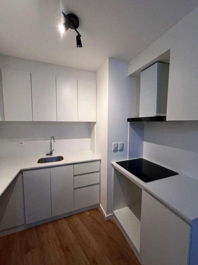 Apartamento ID.5704 - Alquiler Apartamento 1 Dormitorio La Comercial con balcon