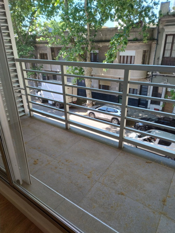 Apartamento ID.5547 - Alquiler Apartamento 2 Dormitorios Centro balcon y cochera