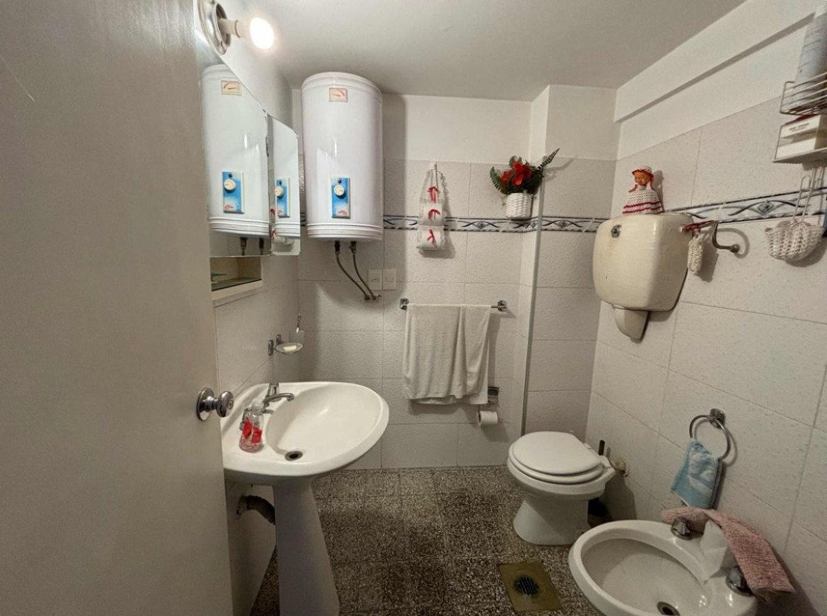 Apartamento ID.3712 - Venta Apartamento 2 Dormitorios Centro