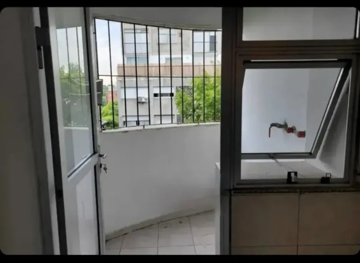 Apartamento ID.6633 - Alquiler Apartamento 2 Dormitorios Pocitos balcon y cochera