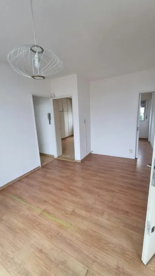 Apartamento ID.6829 - Alquiler Apartamento 2 Dormitorios Punta Carretas con cochera