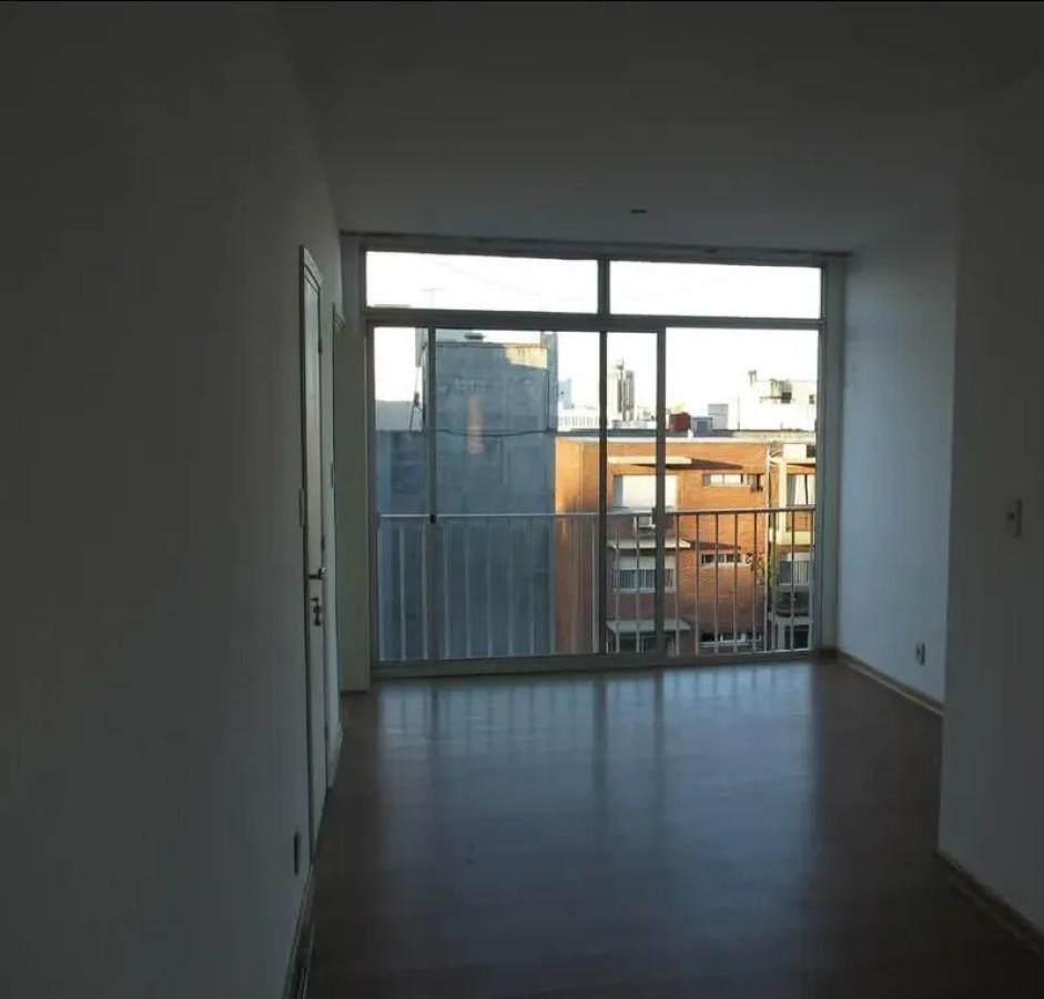 Apartamento ID.6829 - Alquiler Apartamento 2 Dormitorios Punta Carretas con cochera