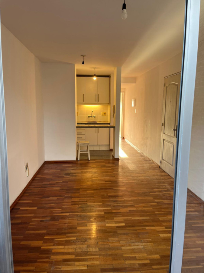 Apartamento ID.5843 - Alquiler Apartamento 1 Dormitorio Pocitos con Balcon 