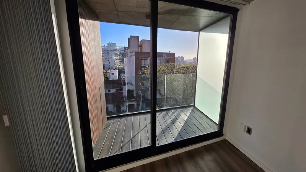 Apartamento ID.6754 - Alquiler Apartamento 1 Dormitorio Pocitos con balcon y garaje 