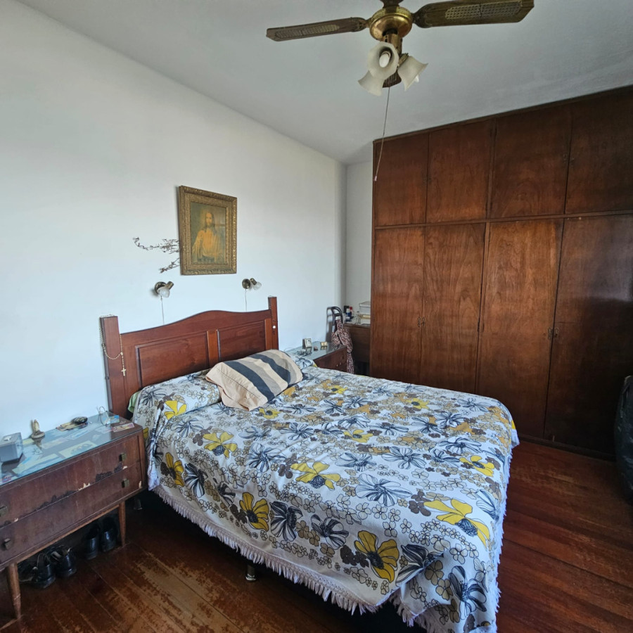 Apartamento ID.5538 - Venta Apartamento 2 Dormitorios Ciudad Vieja con balcon