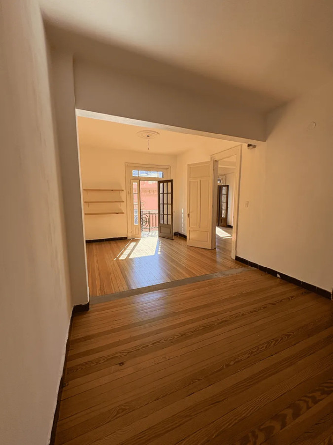 Apartamento ID.5209 - Alquiler Apartamento 2 Dormitorios Centro con Balcon 