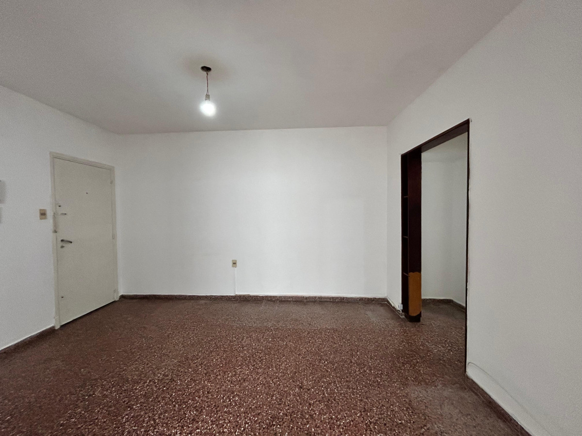 Apartamento ID.4570 - Venta Apartamento 1 Dormitorio La Blanqueada con Patio