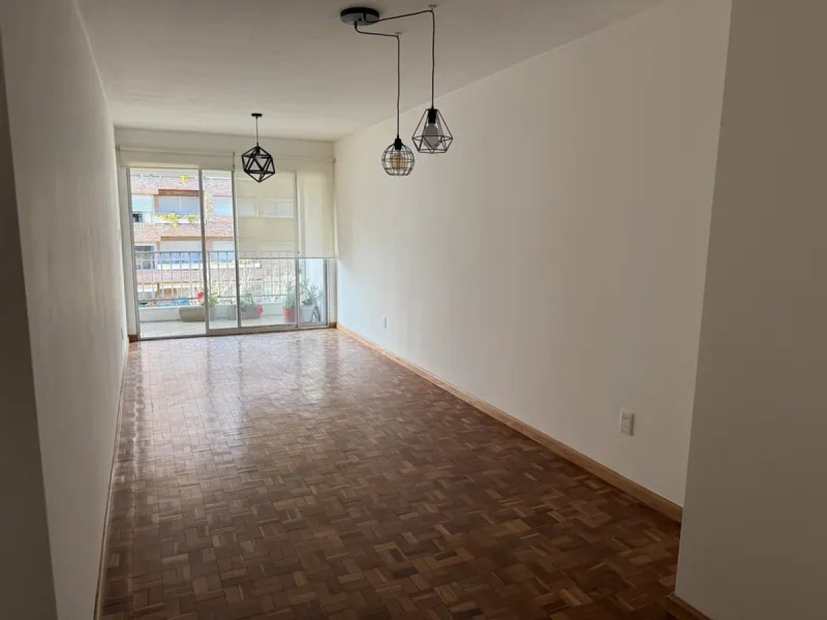 Apartamento ID.6690 - Alquiler Apartamento 1 Dormitorio Pocitos con balcon 