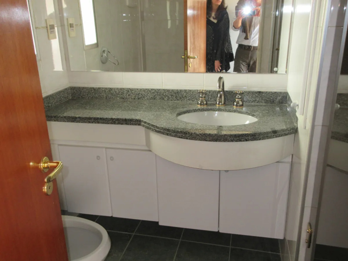 Apartamento ID.5002 - Alquiler Apartamento 1 Dormitorio Pocitos con Garaje