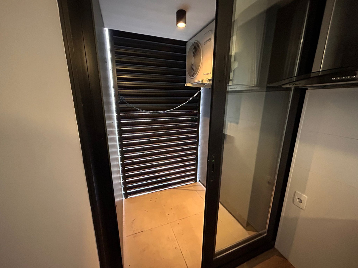 Apartamento ID.4699 - Alquiler Apartamento 2 Dormitorios Centro con Balcón