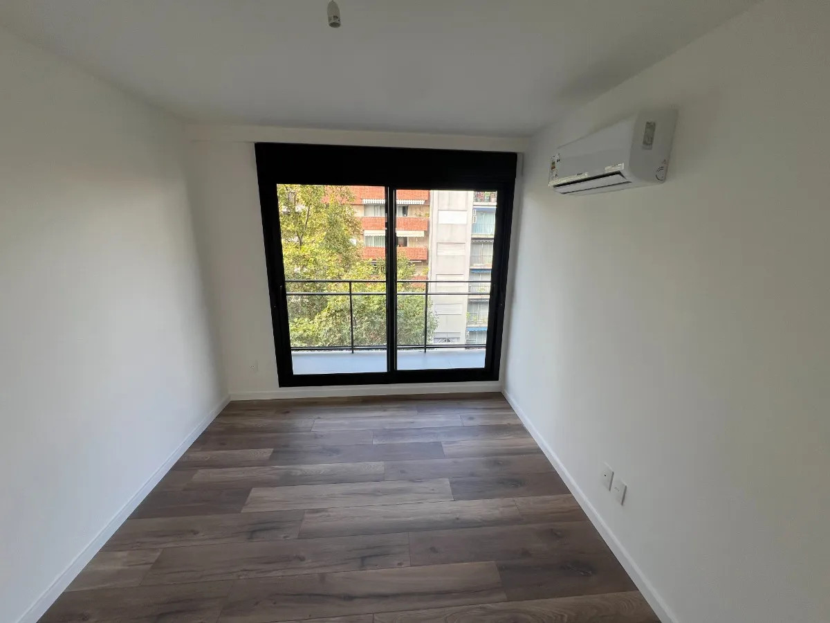 Apartamento ID.4701 - Alquiler Apartamento 1 Dormitorio Pocitos con balcón y garaje