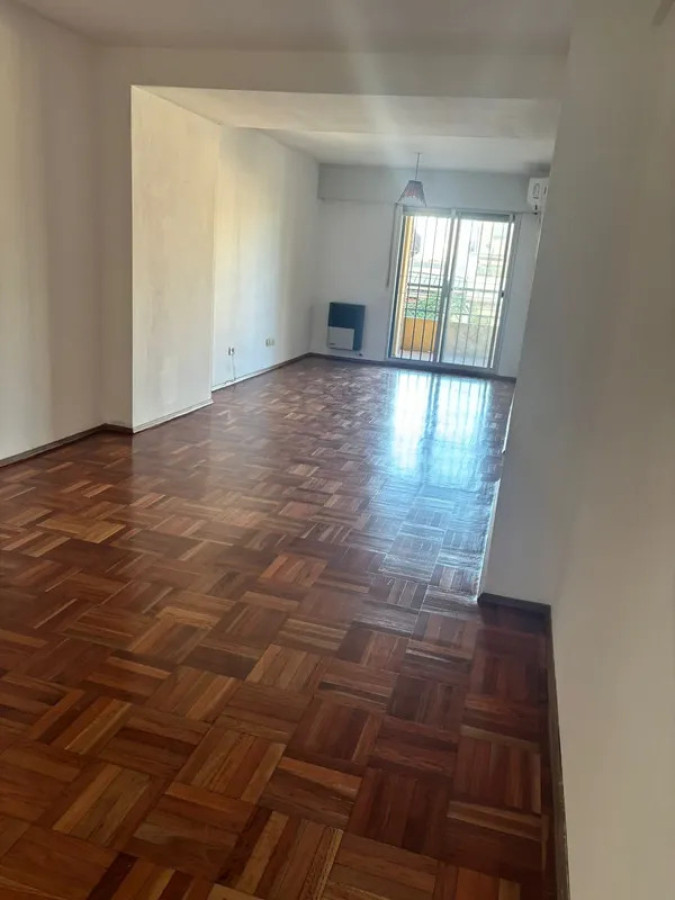Apartamento ID.6145 - Alquiler Apartamento 4 Dormitorios Pocitos con balcon