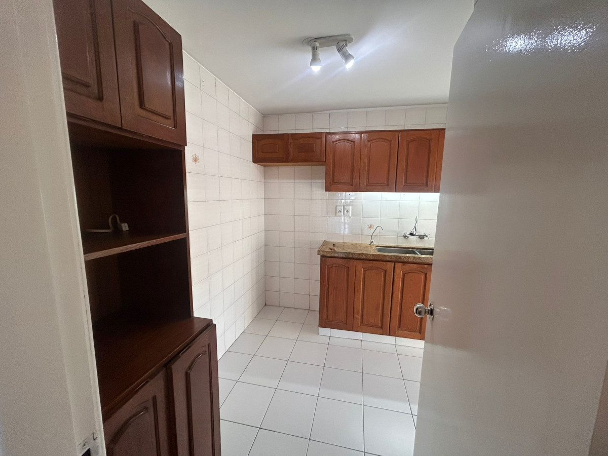 Apartamento ID.4766 - Alquiler Apartamento 4 Dormitorios Punta Carretas con garaje