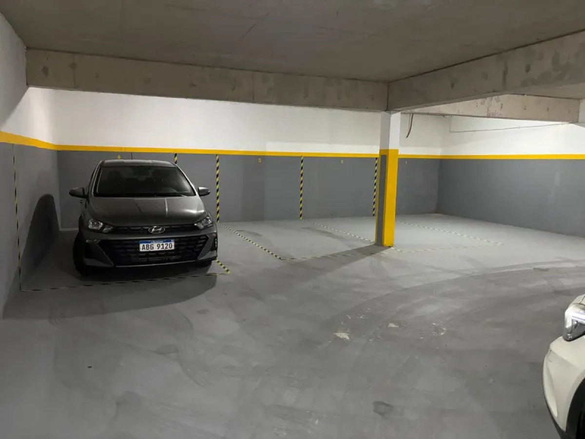 Apartamento ID.6120 - Alquiler Apartamento 1 Dormitorio Pocitos balcon y garaje