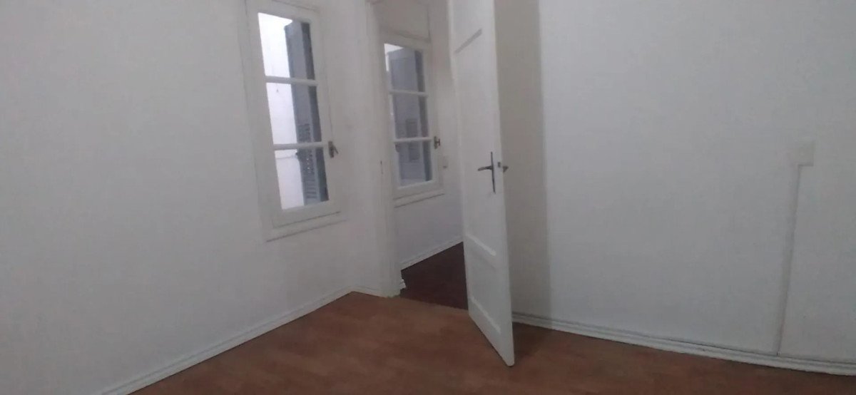 Apartamento ID.6729 - Alquiler Apartamento 1 Dormitorio Centro con Patio Interno
