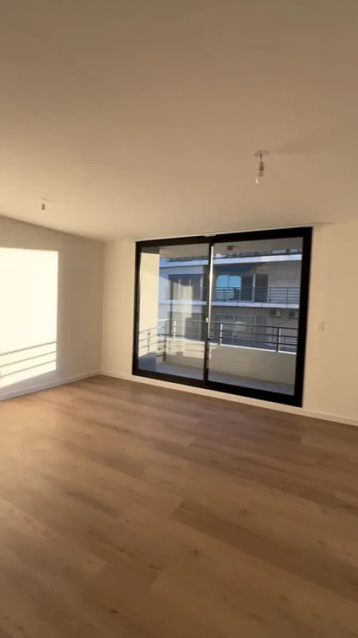 Apartamento ID.6595 - Alquiler Apartamento 1 Dormitorio Tres Crcues con balcon 