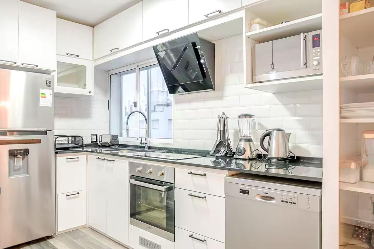 Apartamento ID.4361 - Alquiler Apartamento 3 Dormitorios Malvin Amoblado Frente a Playa