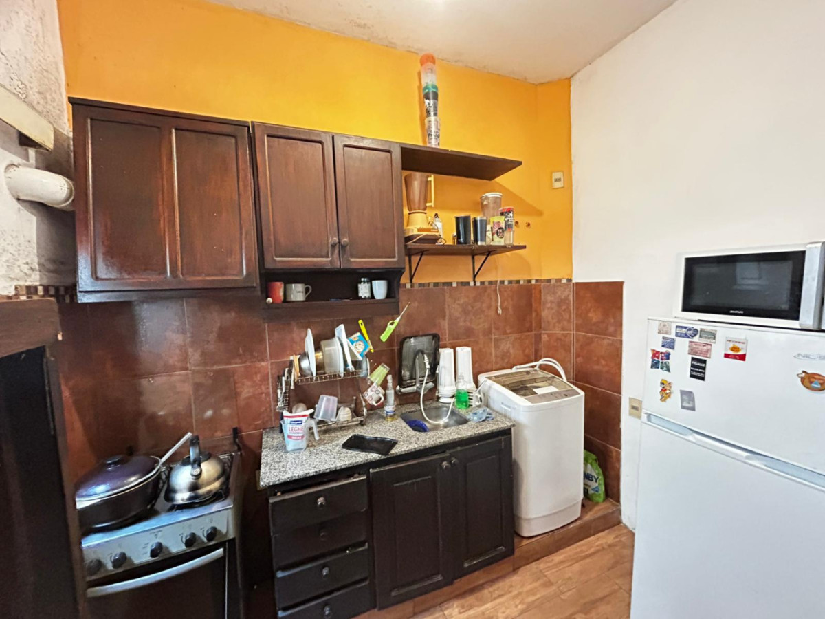 Apartamento ID.6470 - Venta con Renta Apartamento 2 Dormitorios Cordón con balcon