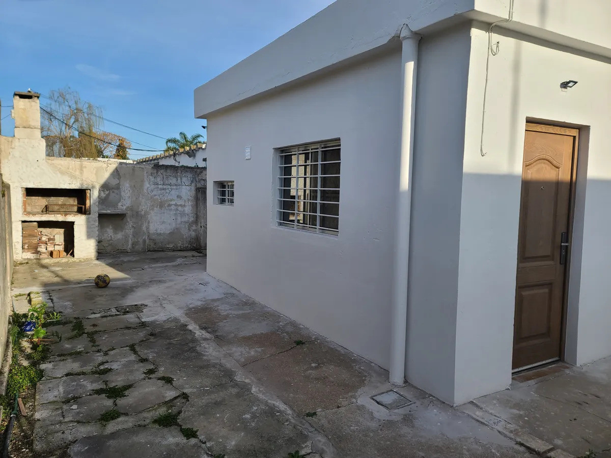 Apartamento ID.5386 - Alquiler Apartamento 1 Dormitorio Sayago con patio