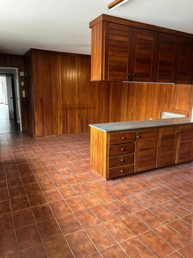 Apartamento ID.4986 - Alquiler Apartamento 4 Dormitorios Pocitos con balcon
