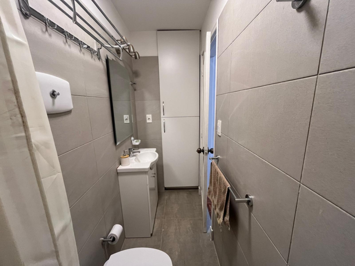 Apartamento ID.5640 - Alquiler Apartamento 4 Dormitorios Pocitos con terraza