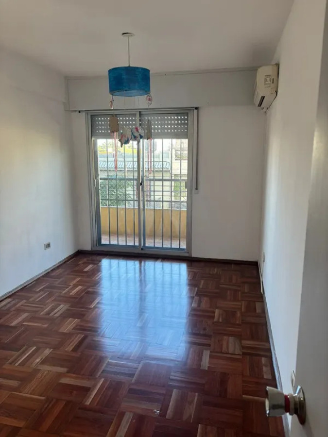 Apartamento ID.6145 - Alquiler Apartamento 4 Dormitorios Pocitos con balcon