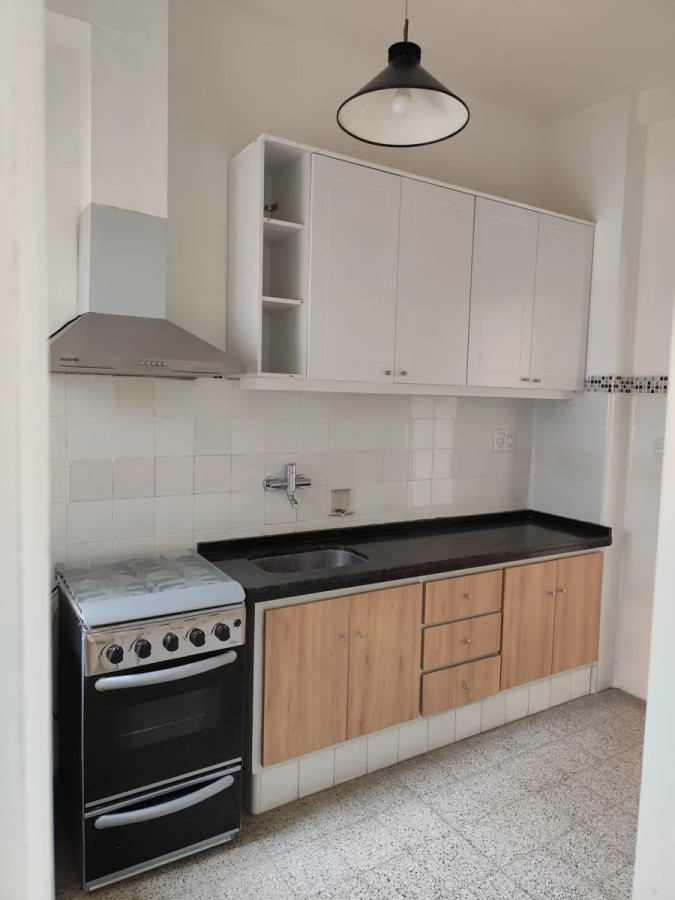 Apartamento ID.5383 - Alquiler o Venta Apartamento 2 Dormitorios Ciudad Vieja