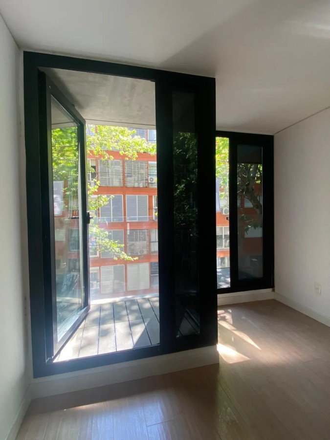 Apartamento ID.5404 - Alquiler o Venta Apartamento 2 Dormitorios Centro con balcon