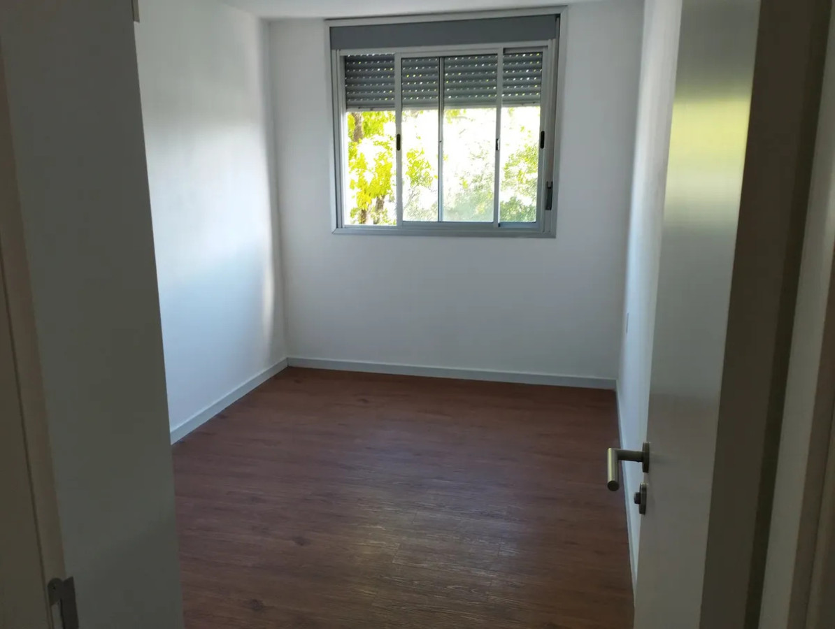 Apartamento ID.6262 - Alquiler Apartamento 1 Dormitorio Brazo Oriental con balconBarrio, Calle , Esquina Superficie Total: m2 Superficie Cubierta: m2 Precio: $ Gastos Comun