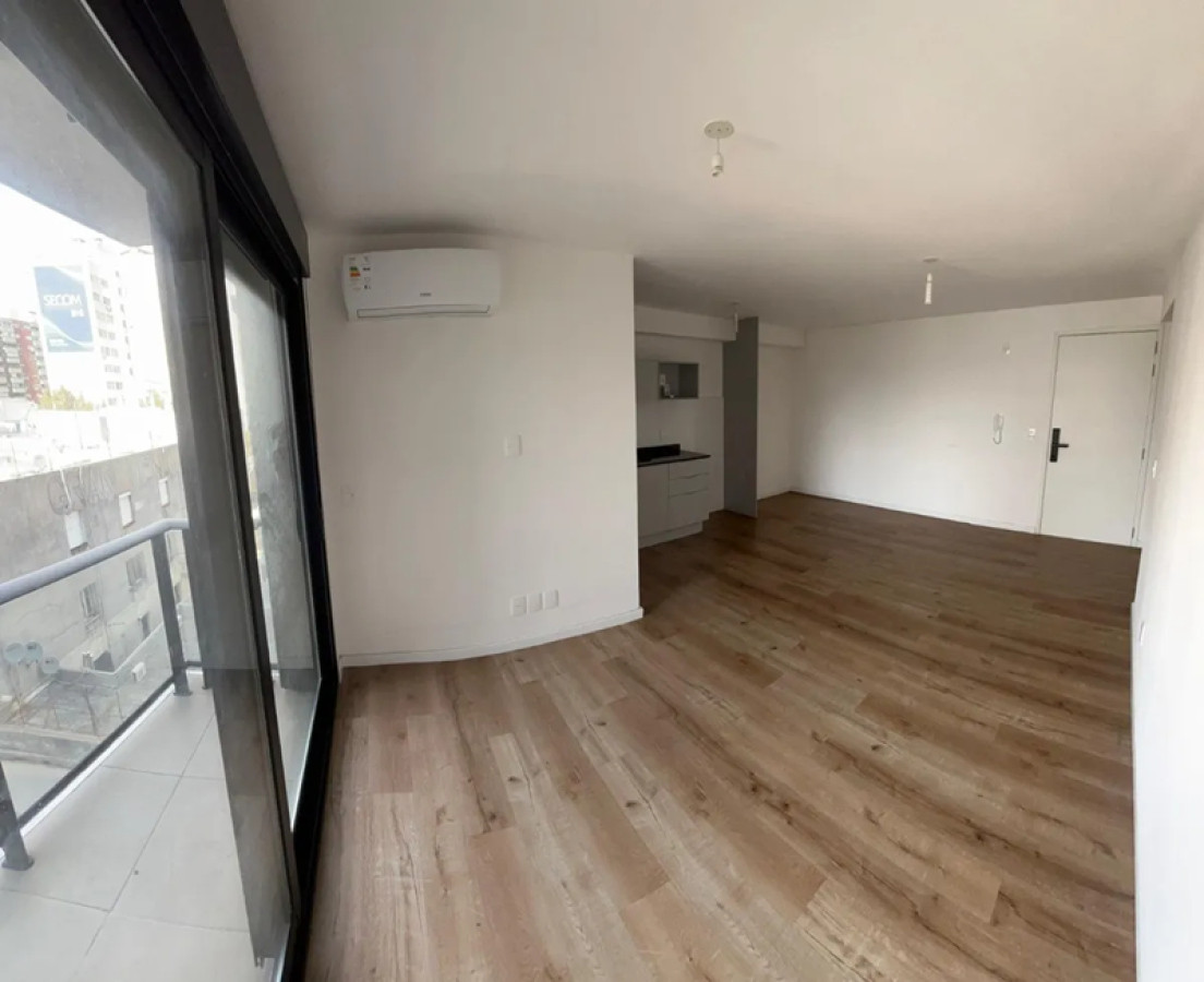 Apartamento ID.4699 - Alquiler Apartamento 2 Dormitorios Centro con Balcón
