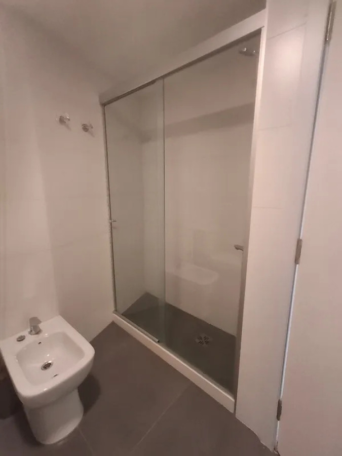 Apartamento ID.5704 - Alquiler Apartamento 1 Dormitorio La Comercial con balcon