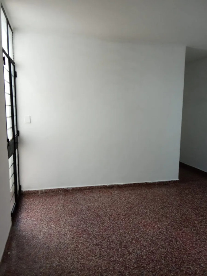 Apartamento ID.4675 - Alquiler Apartamento 2 Dormitorios Pocitos con patio y azotea