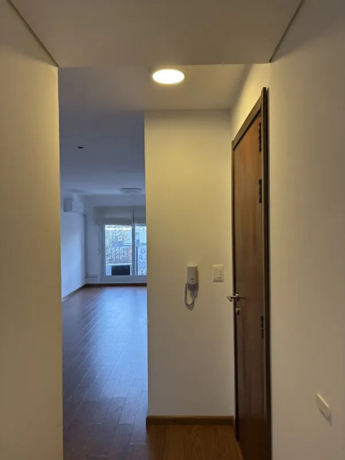 Apartamento ID.6499 - Alquiler Apartamento 1 Dormitorio Pocitos con balcon 