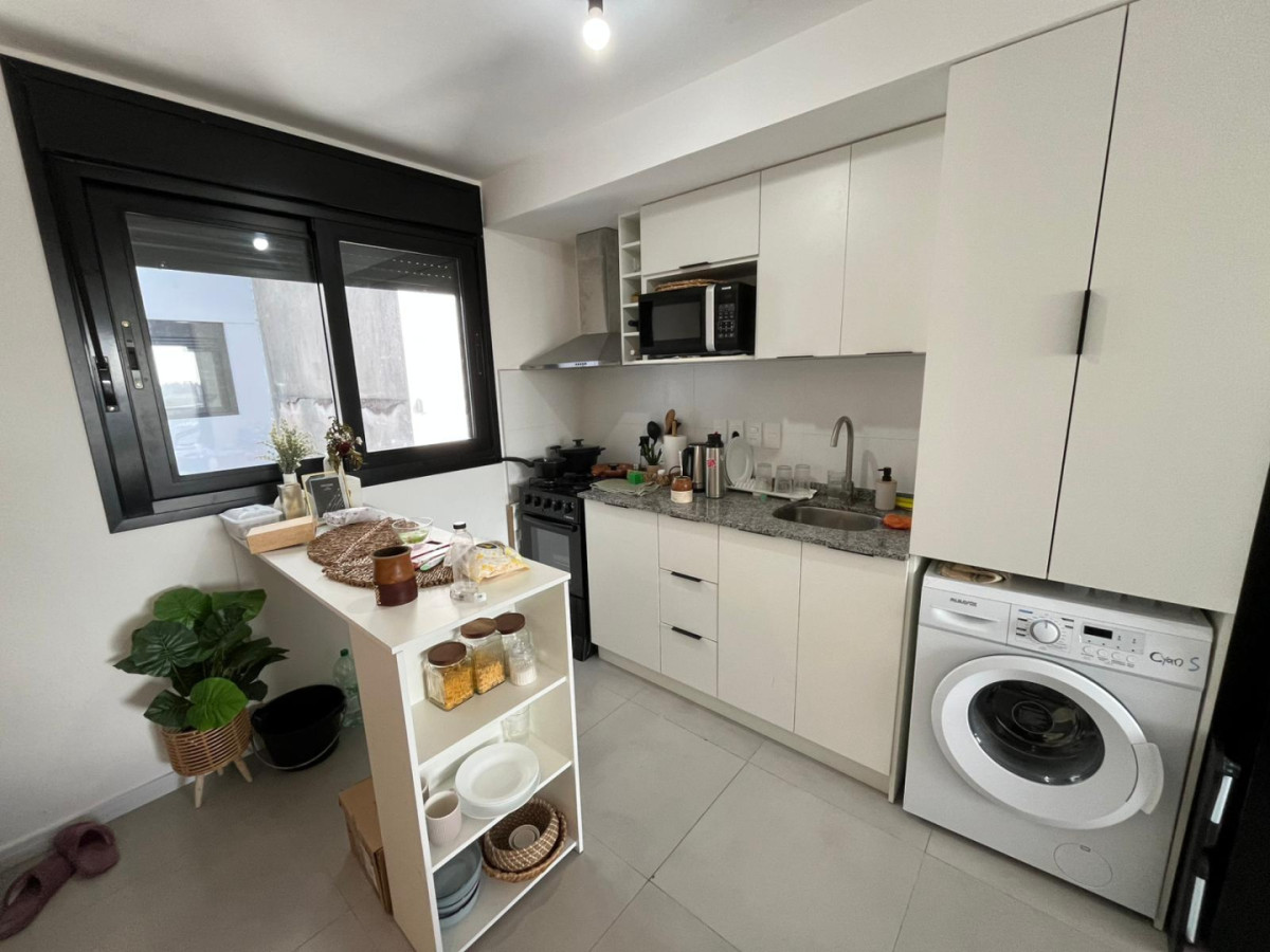 Apartamento ID.5654 - Venta con Renta Apartamento Monoambiente Cordon con balcon 