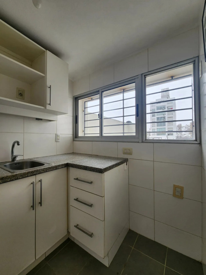 Apartamento ID.6730 - Alquiler Apartamento Monoambiente Grande Pocitos con Patio